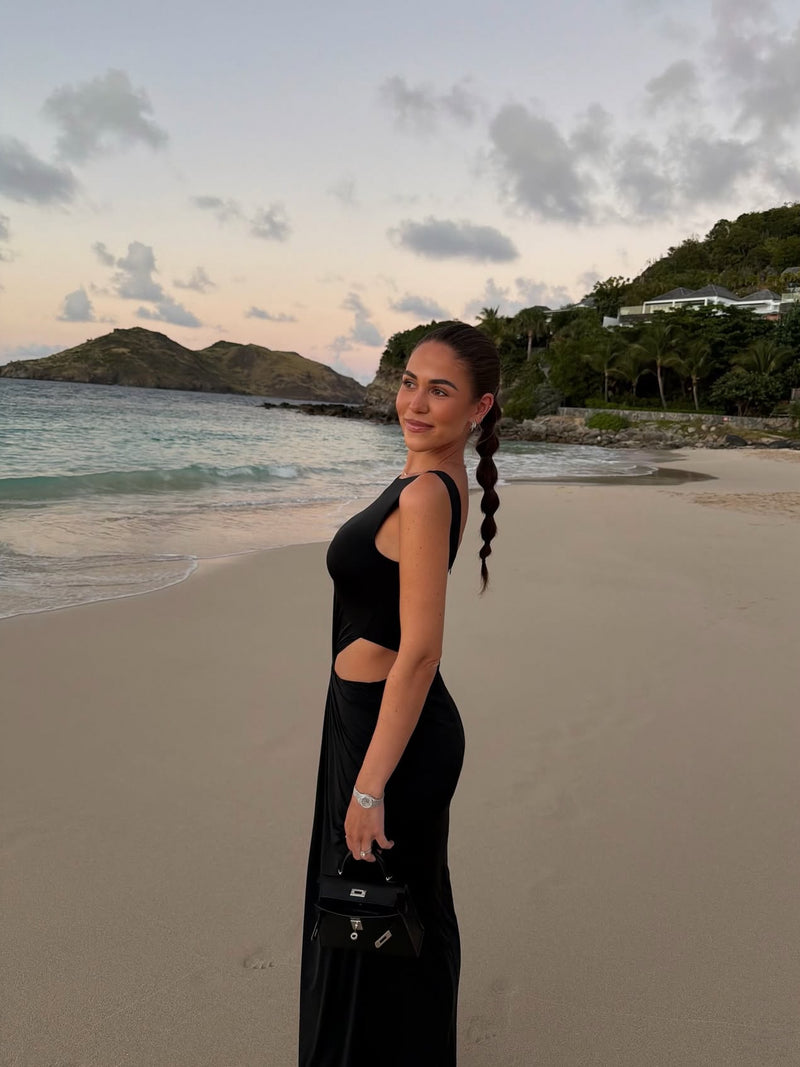 @sarahputtemans in Janeiro Dress. Sarah wears XS.